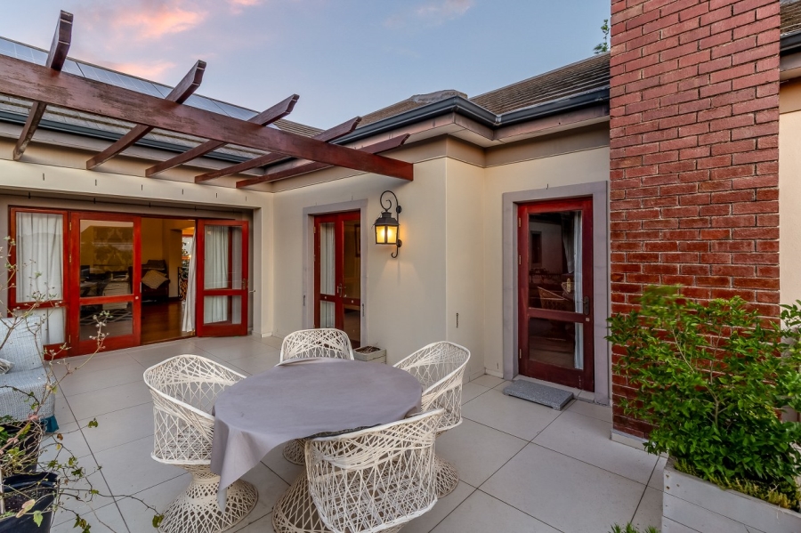 5 Bedroom Property for Sale in Val De Vie Estate Western Cape